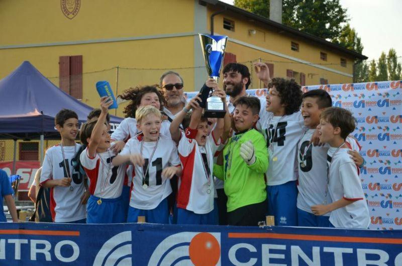 Asd -Sport E Giovani Hotel Borgofranco d'Ivrea Ngoại thất bức ảnh